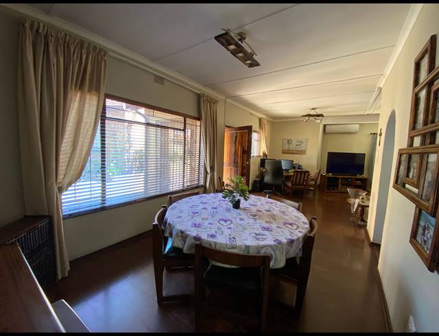 5 BEDROOM HOUSE FOR SALE IN JACKAROO PARK